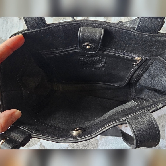 Vintage Coach Purse.  Excellent condition.  Lots of life left! - Picture 5 of 5